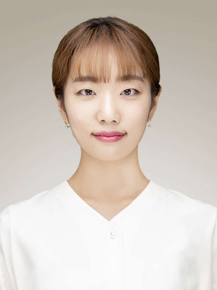 윤정_반명함01